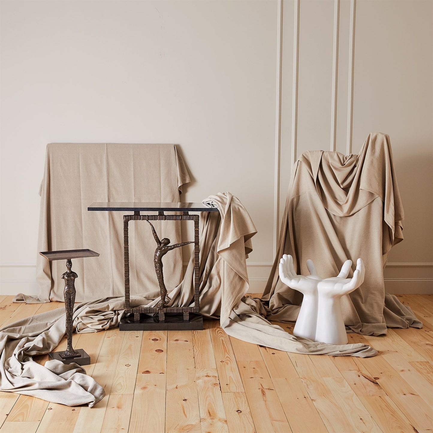 Hands Stool - Matte White