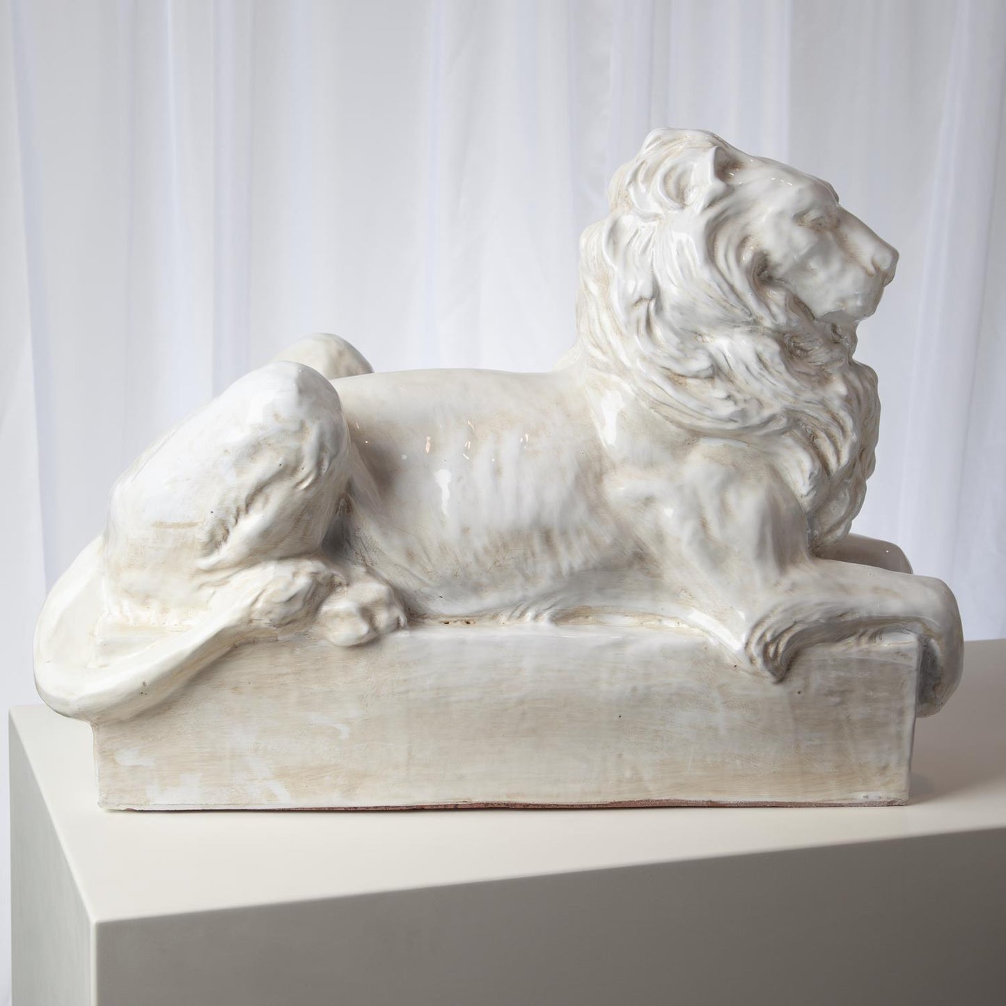 Lion Sculpture - Grats Decor Interior Design & Build Inc.