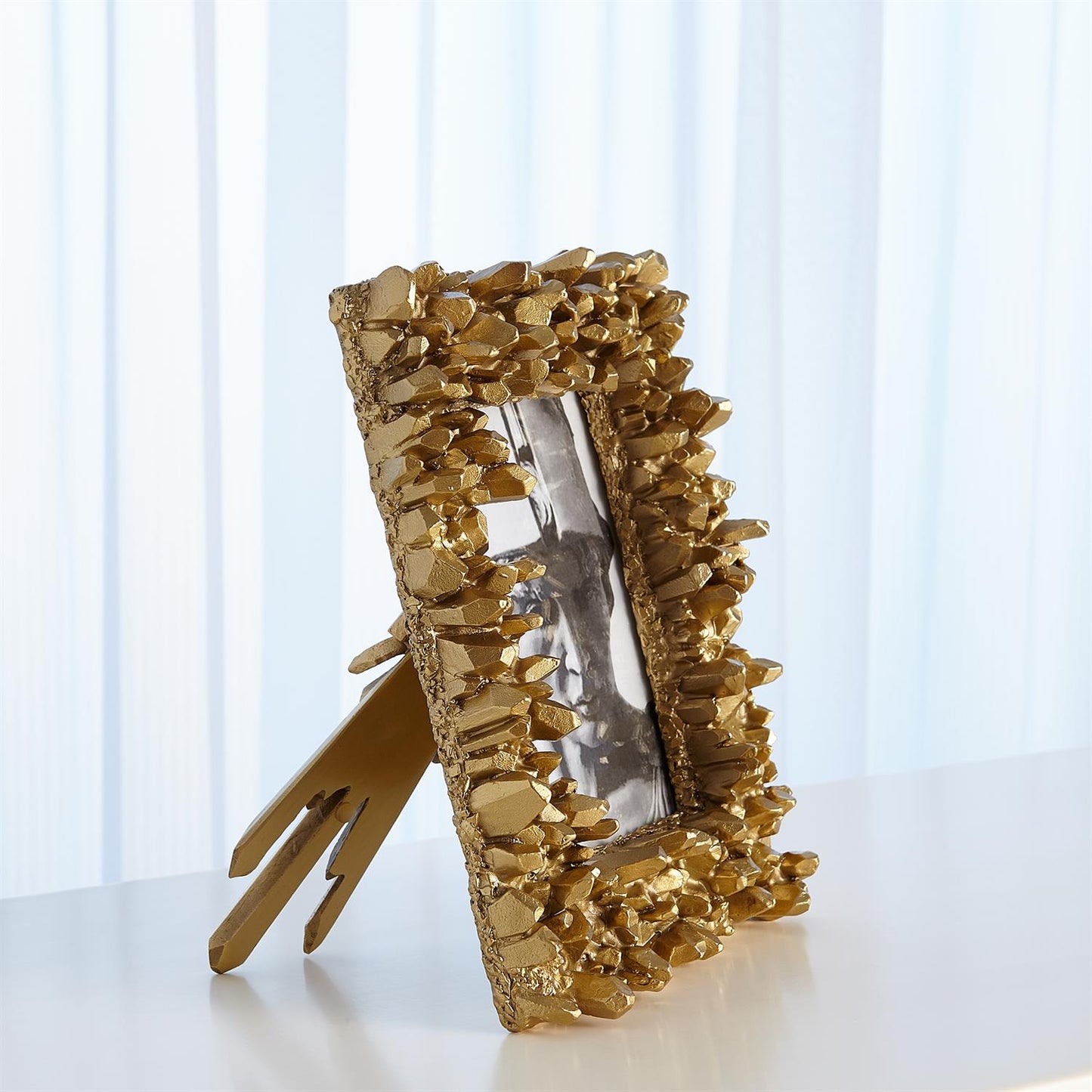 Facet Cluster Frames - Grats Decor Interior Design & Build Inc.