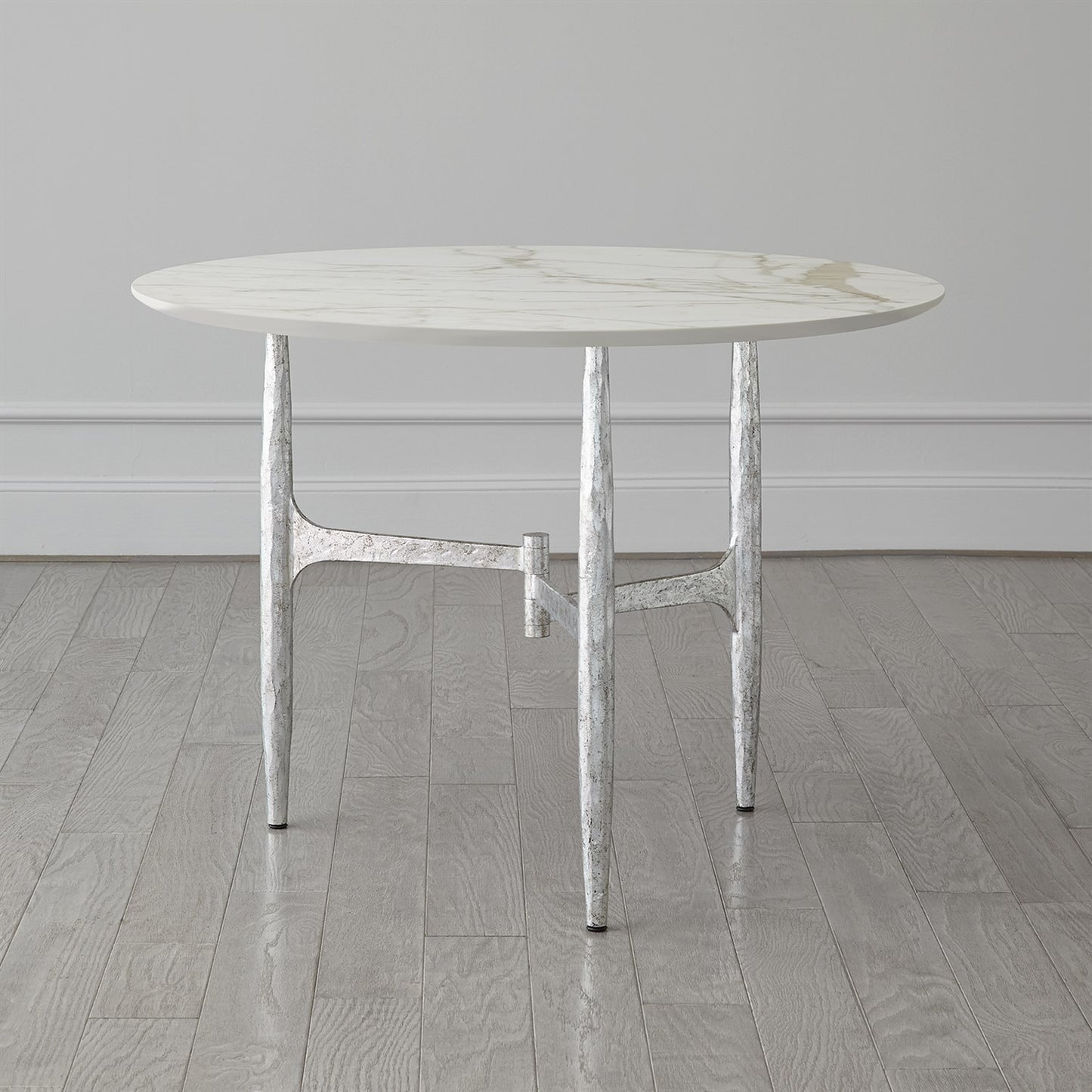 Radius Round 42"Dia Table-Silver w/Golden White Top