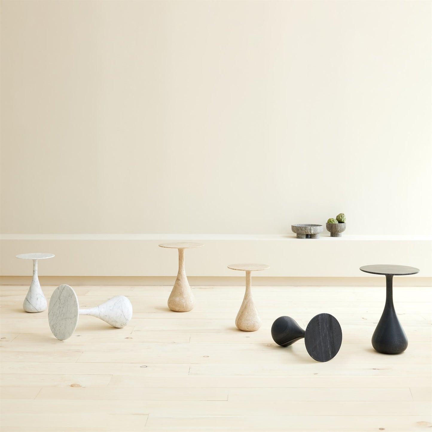 Dea Table - Black - 2 Sizes