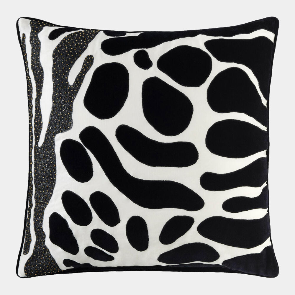 Jennifer Farrell Nantucket Pillow - Grats Decor Interior Design & Build Inc.
