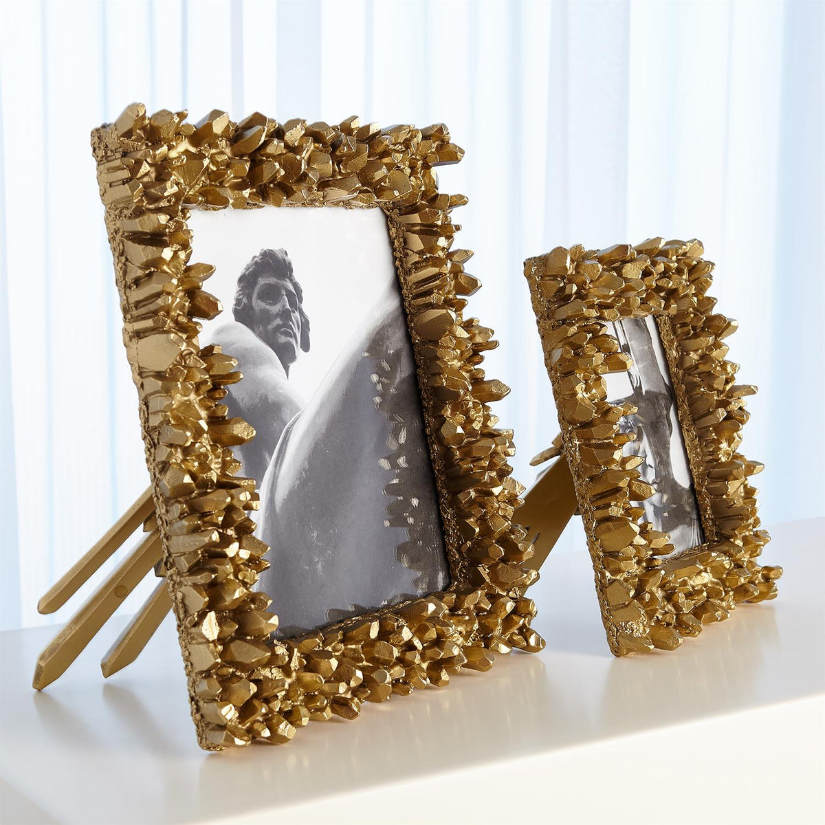 Frame Cluster Facet Cluster Frames – Grats Decor Interior Design & Build Inc.