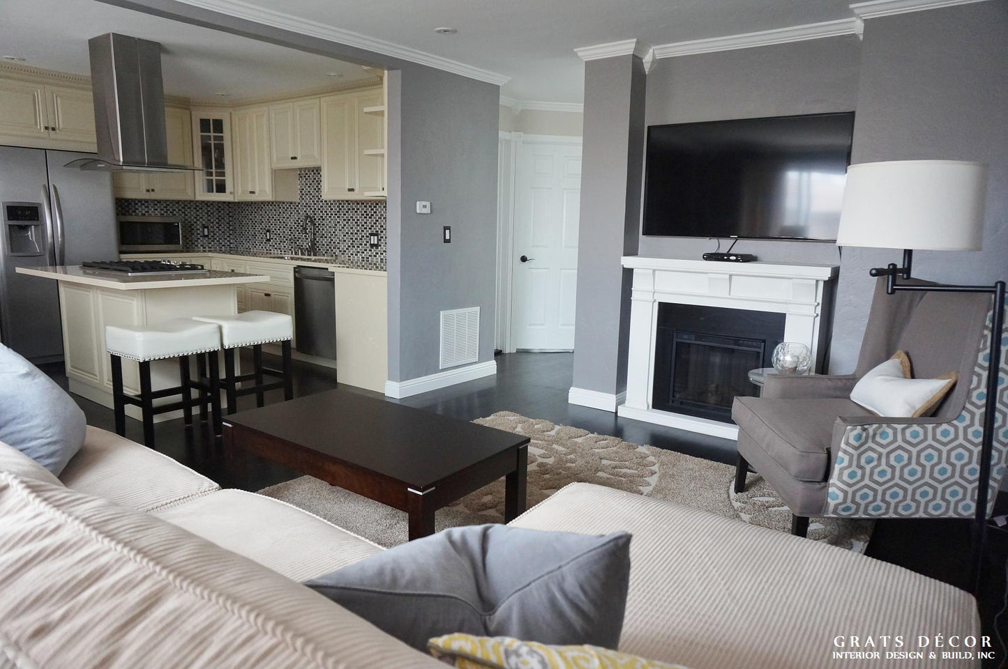 Outer Parkside Livingroom Remodel - Grats Decor Interior Design & Build Inc.