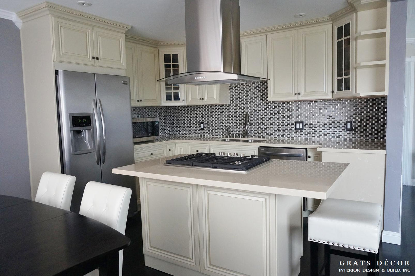 Outer Parkside Kitchen Remodel - Grats Decor Interior Design & Build Inc.