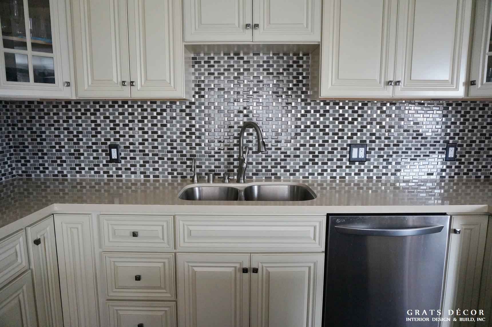Outer Parkside Kitchen Remodel - Grats Decor Interior Design & Build Inc.