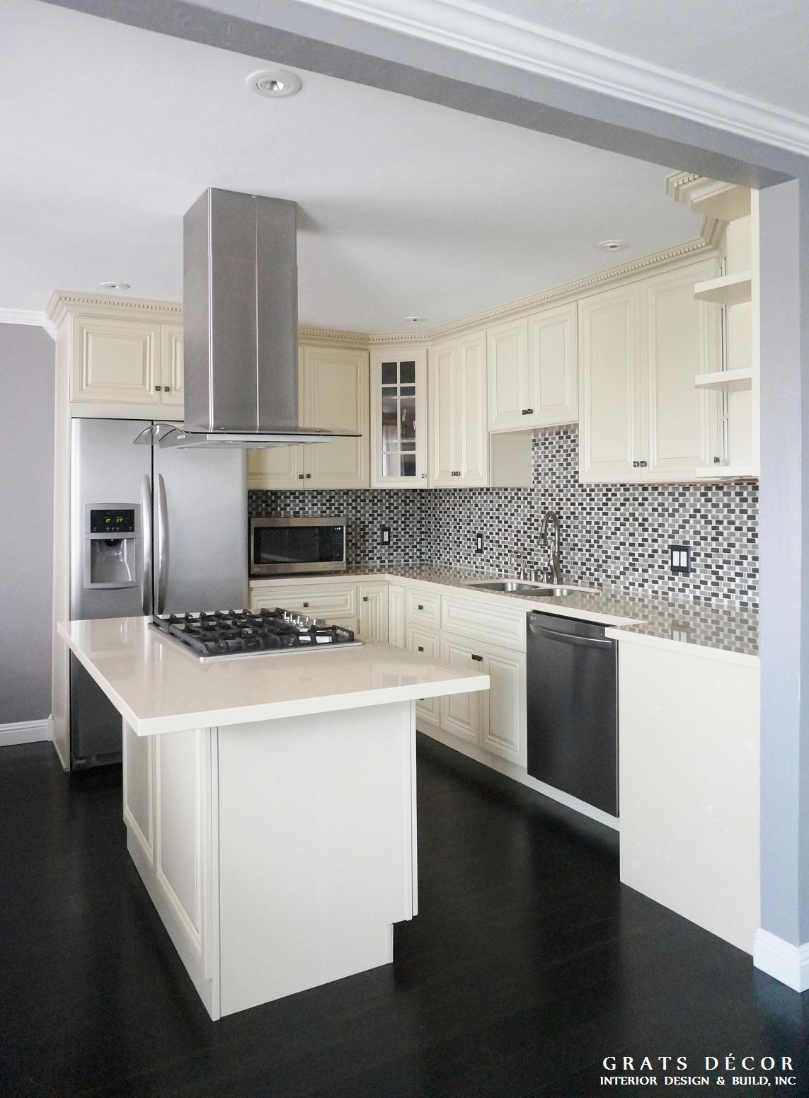 Outer Parkside Kitchen Remodel - Grats Decor Interior Design & Build Inc.