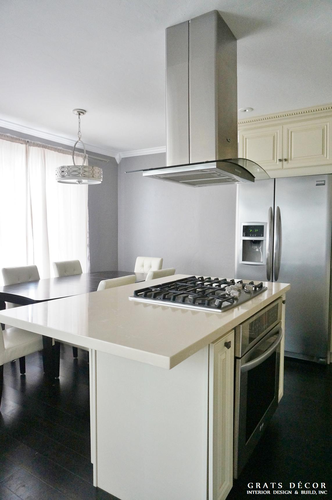 Outer Parkside Kitchen Remodel - Grats Decor Interior Design & Build Inc.